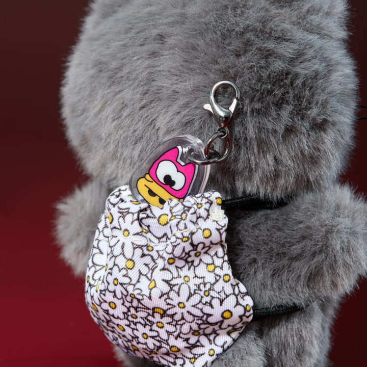 ZO&FRIENDS ZOAful Winter Mini ZOA Plush Keyring official pouch and charm detail
