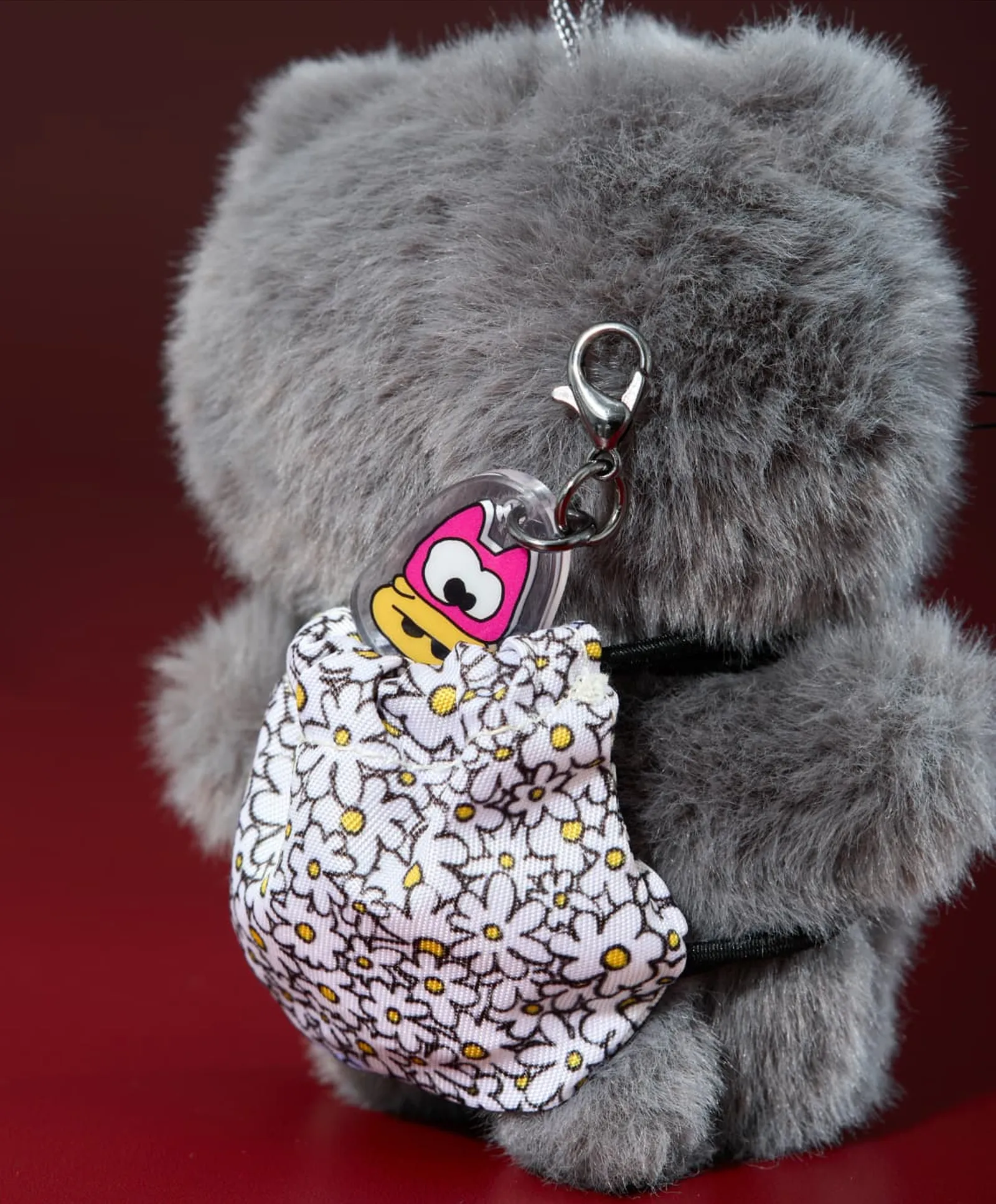 ZO&FRIENDS ZOAful Winter Mini ZOA Plush Keyring official pouch and charm detail