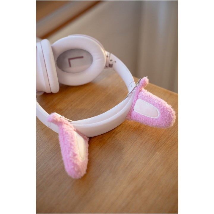Official styling view of SKZOO Plush Hair Pins attached to headphones from Stray Kids 6th Fan Meeting.