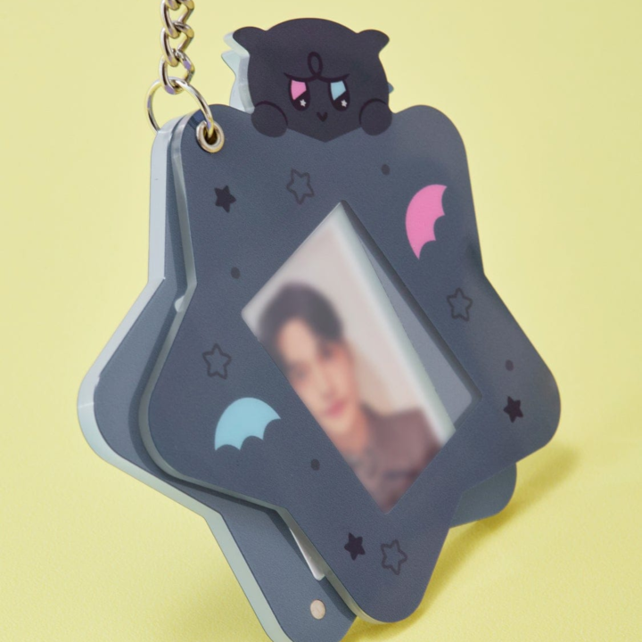 ATEEZ MIGHTEEZ Wonder Room ID Photo Holder Keyring official dark option view