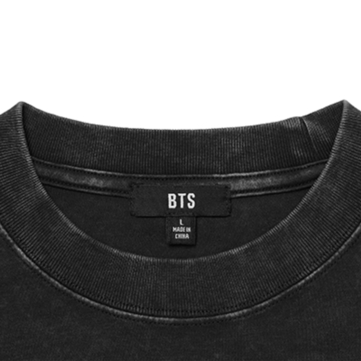 BTS World Tour ARIRANG S/S Photo T-Shirt Black - official collar detail