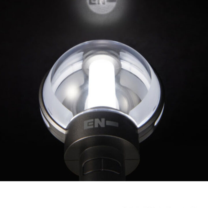 ENHYPEN Official Light Stick Ver.2 Keyring - Illuminated Detail