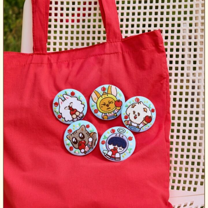TXT PPULBATU HEY APPUL Embroidery Can Badge official tote bag view