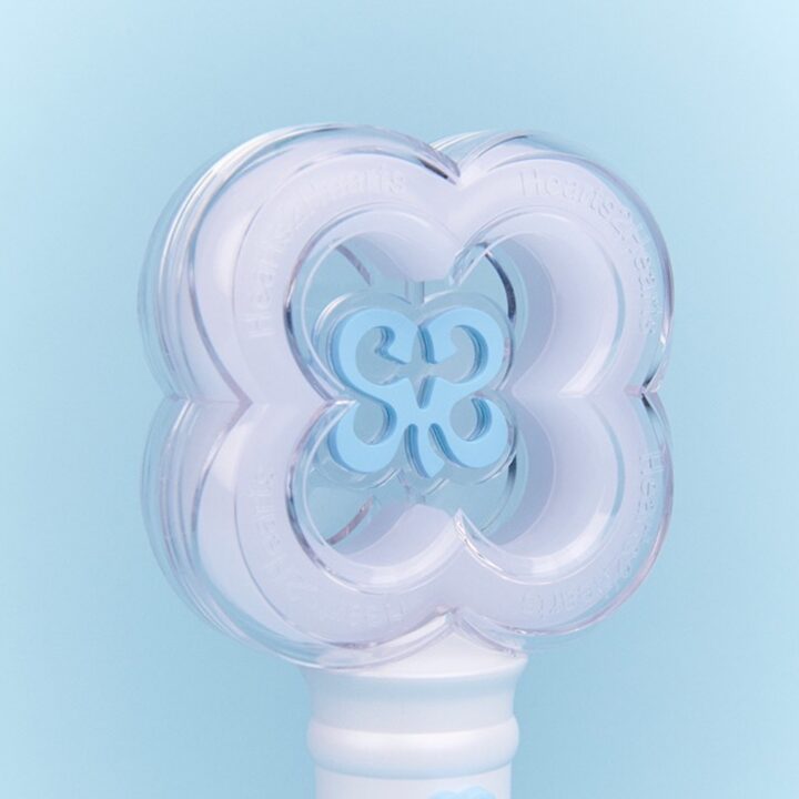 Hearts2Hearts Official Fanlight official clover head detail