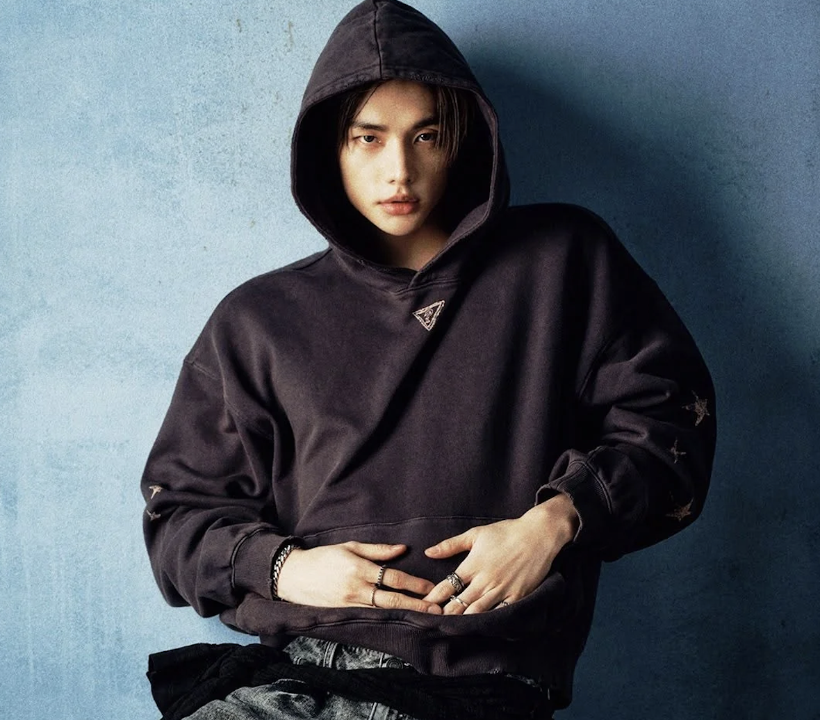 hyunjin-guess-charcoal-hoodie