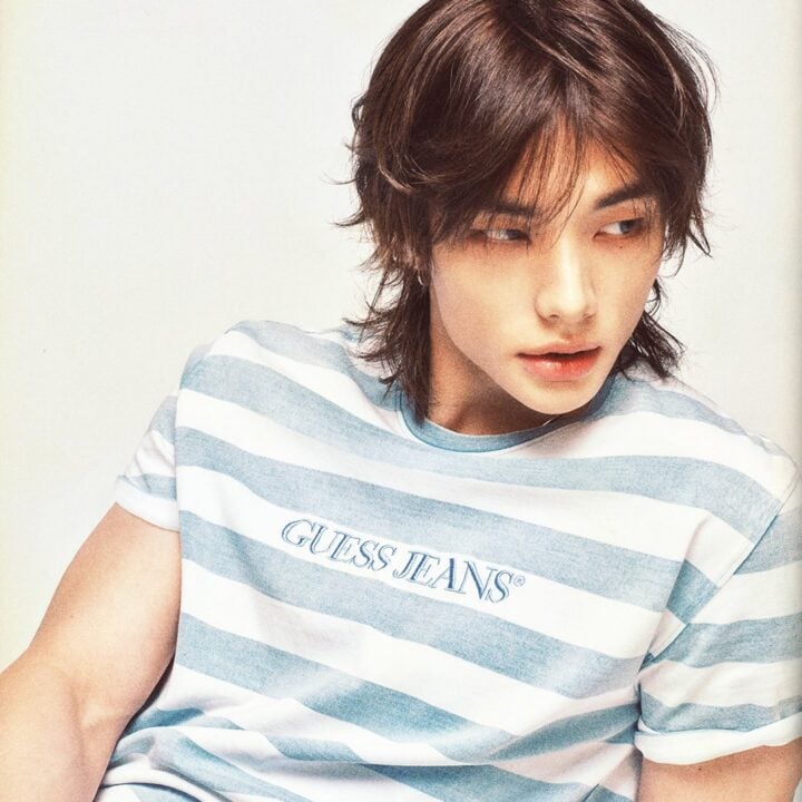 hyunjin-light-blue-striped-tee2