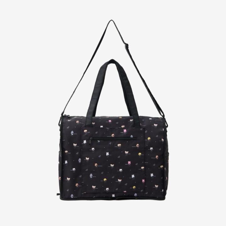 Rear view of the Stray Kids RUN IT JAPAN official travel bag