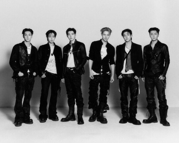 ENHYPEN official group photo – ENHYPEN merchandise at KK Fans