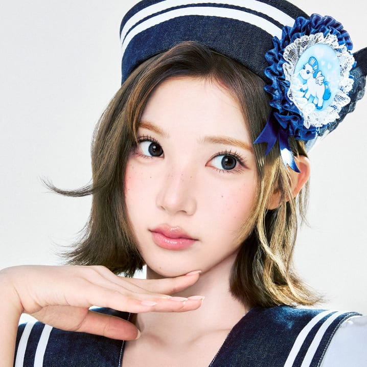 Jiwoo official profile photo – Hearts2Hearts merchandise at KK Fans