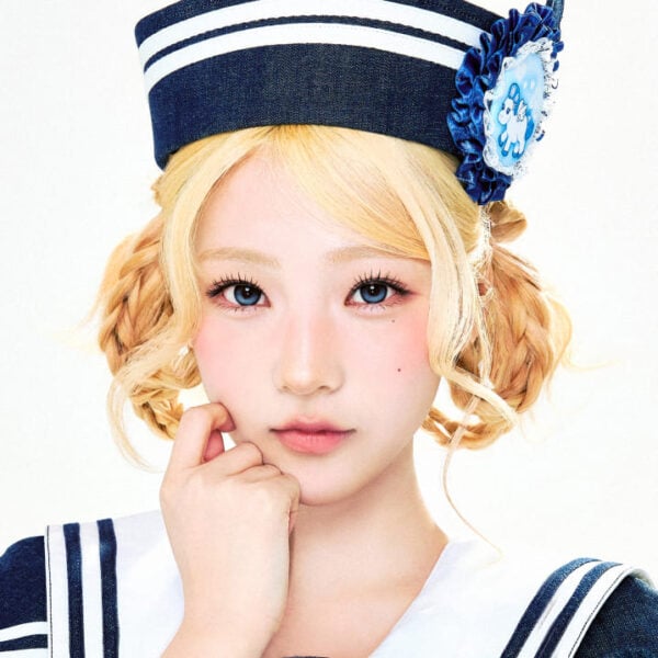 Stella official profile photo – Hearts2Hearts merchandise at KK Fans