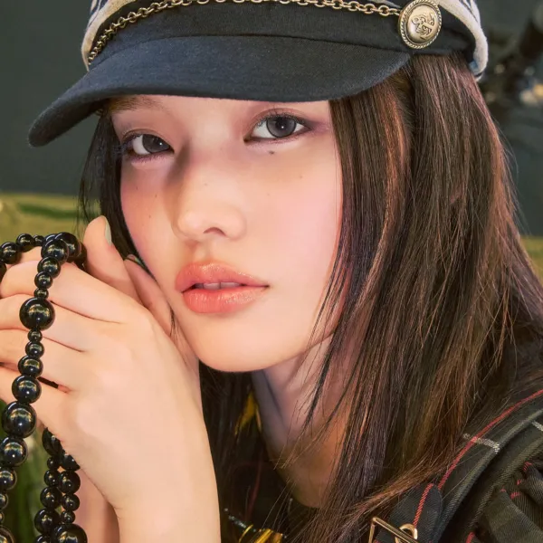Iroha K-pop idol birthday – ILLIT