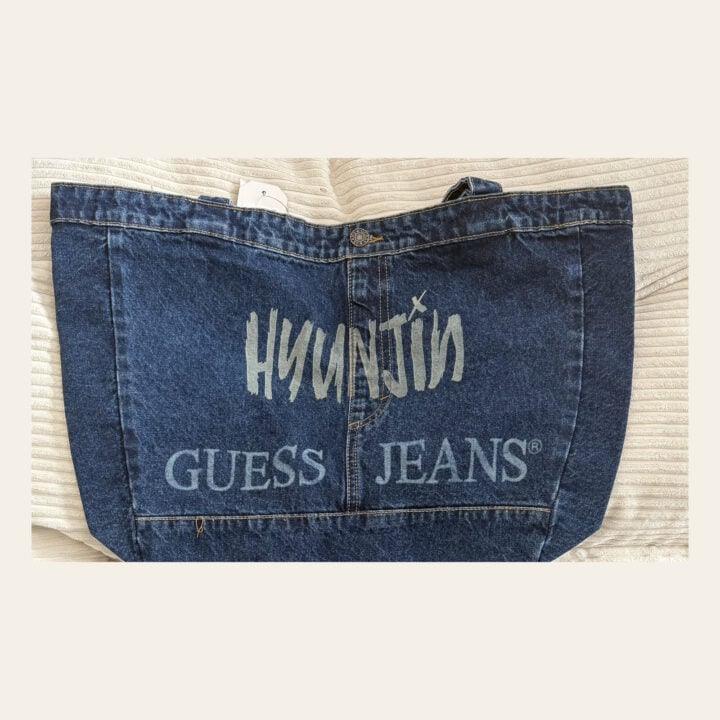 [IN STOCK] Hyunjin Guess Tote Bag - Image 4