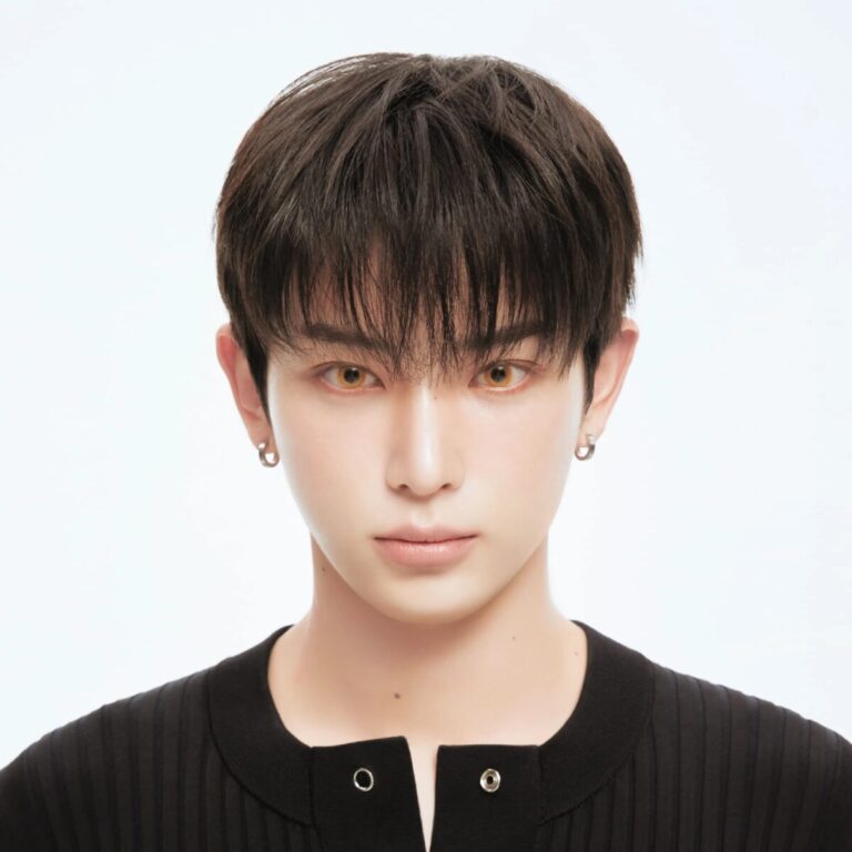 HARUA official profile photo – &TEAM merchandise at KK Fans
