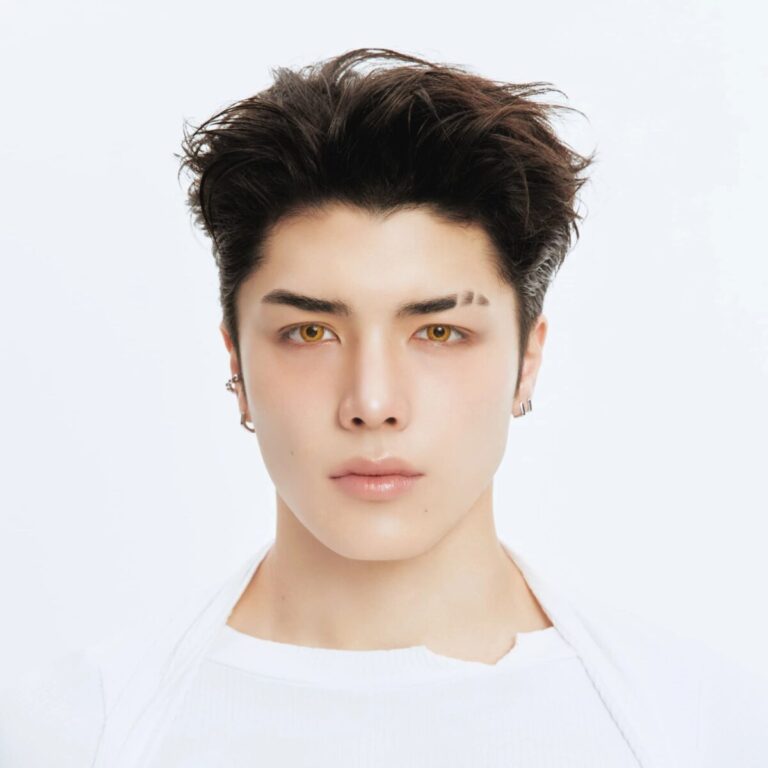MAKI official profile photo – &TEAM merchandise at KK Fans