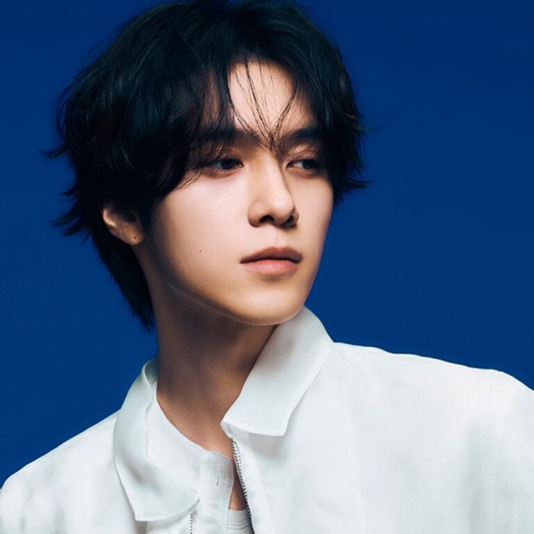 HENDERY official profile photo – WayV merchandise at KK Fans