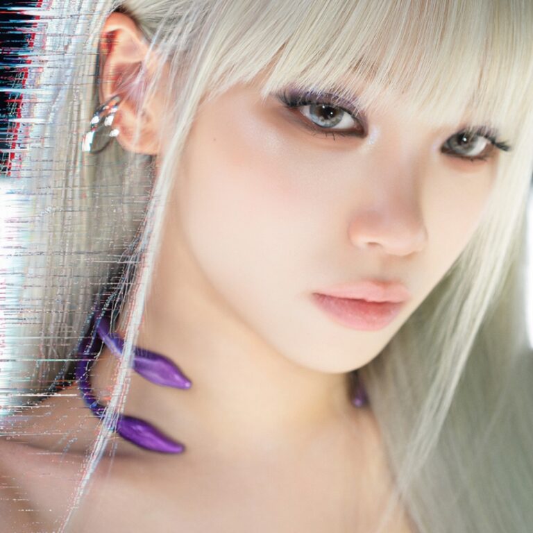 Sakura official profile photo – LE SSERAFIM merchandise at KK Fans